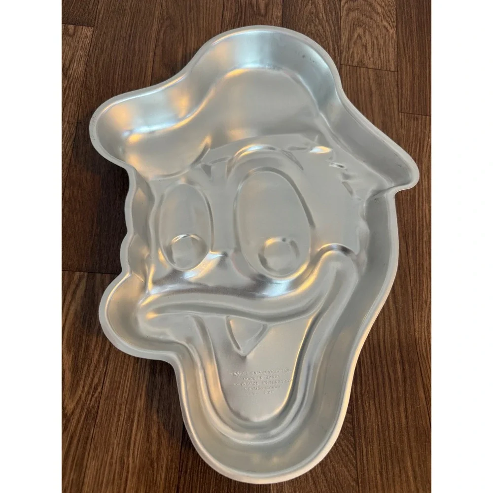 Wilton Disney Donald Duck Vintage Aluminum Cake Pan Baking Mold 515-507 Silver